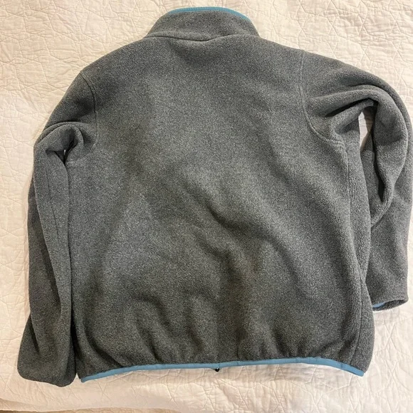 Patagonia Synchilla Grey and Teal Fleece - Picture 3 of 7
